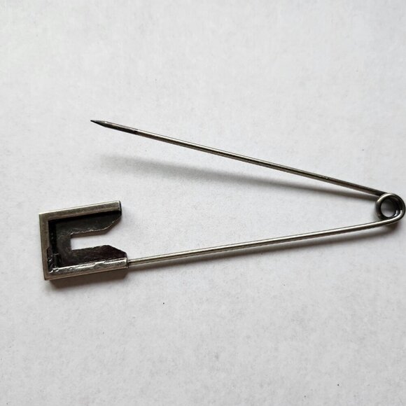 VINTAGE Kilt Pin Silver Tone LARGE Blunt Square Head Gunmetal Brooch - Picture 5 of 5